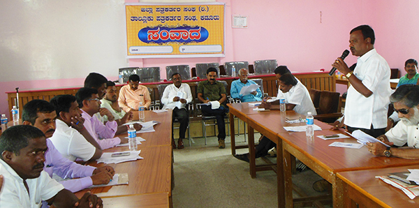 ತಾಲೂಕು ಪತ್ರಕರ್ತರ ಸಂಘದಿಂದ ಕಡೂರು ಪುರಸಭೆಯಲ್ಲಿ ಸಂವಾದ ಕಾರ್ಯಕ್ರಮ